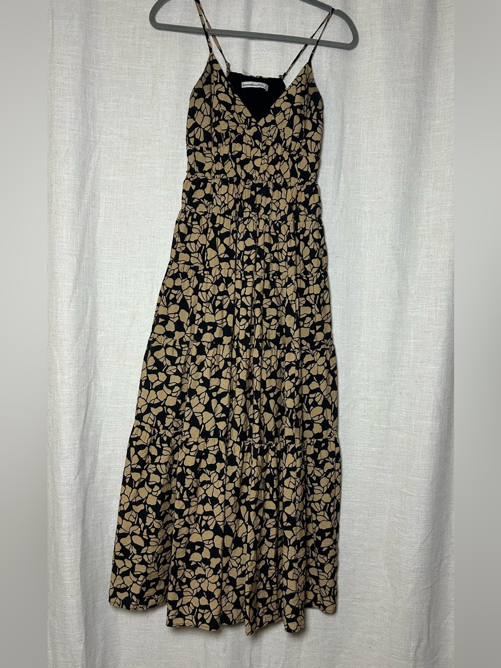 Abercrombie & Fitch Black Maxi Dress with Beige Leaf Print - Picture 6 of 11